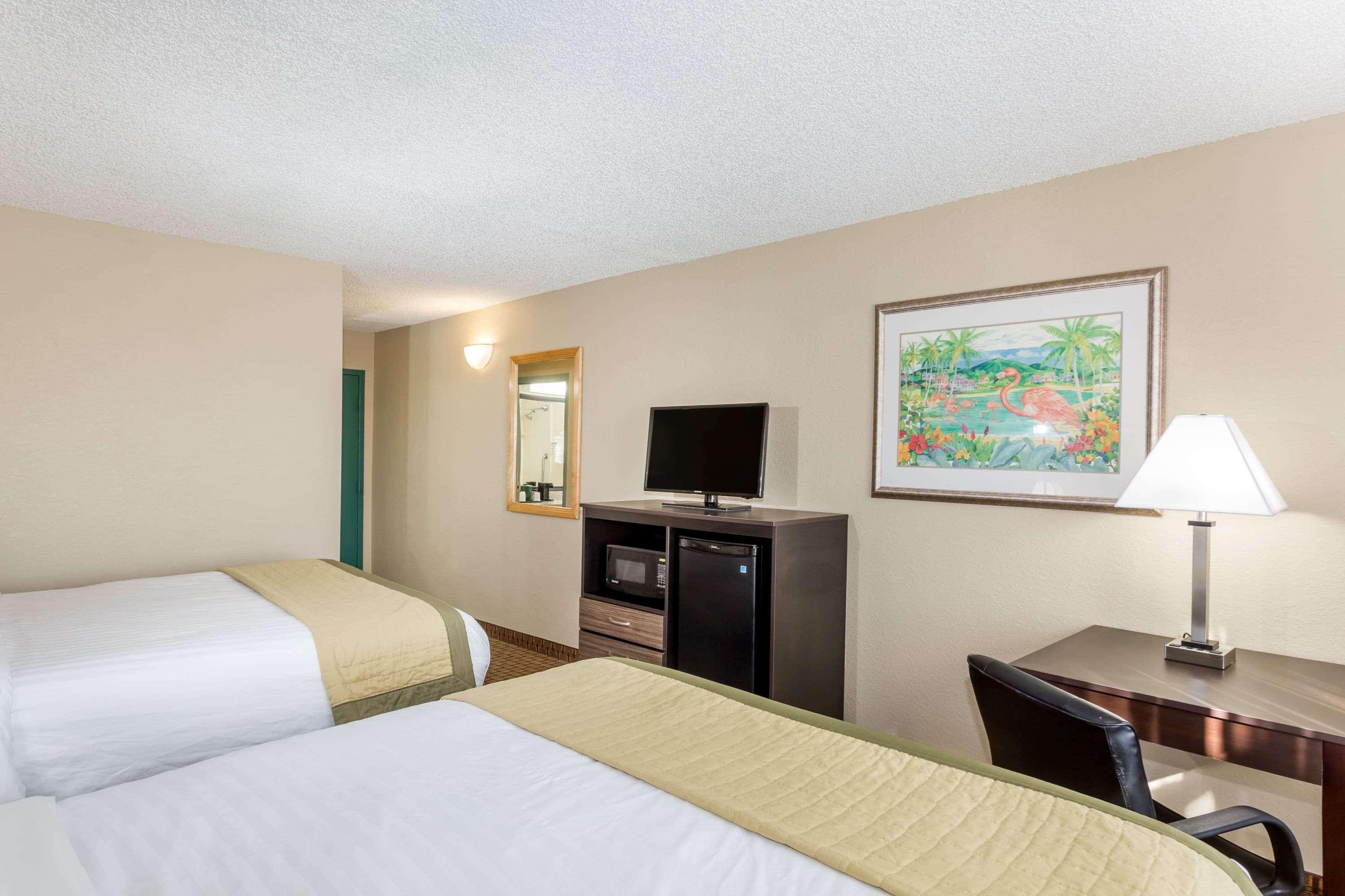 Baymont By Wyndham Fort Myers Airport Habitación foto