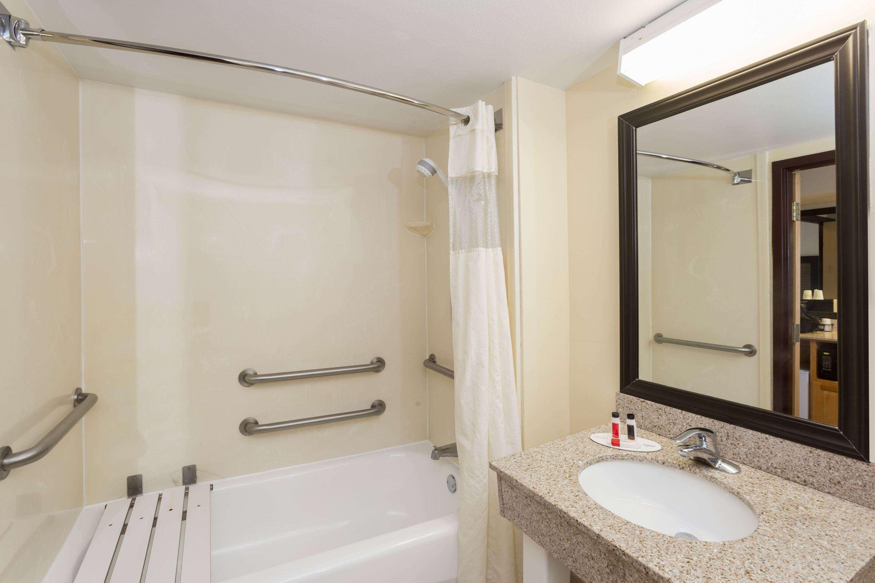 Baymont By Wyndham Fort Myers Airport Exterior foto