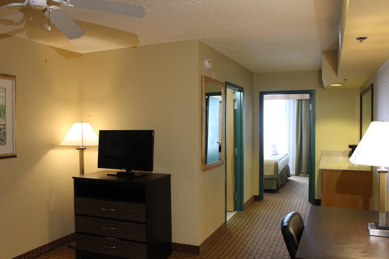 Baymont By Wyndham Fort Myers Airport Exterior foto