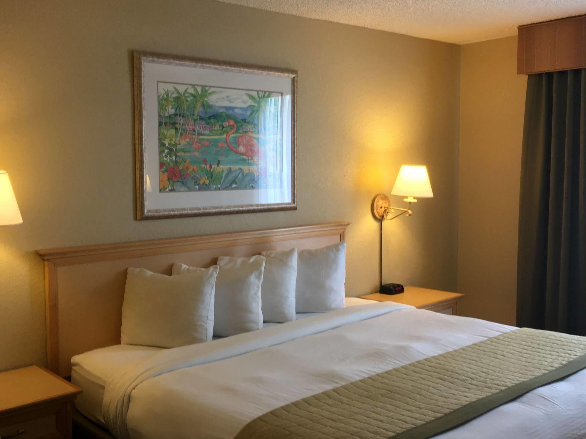 Baymont By Wyndham Fort Myers Airport Exterior foto