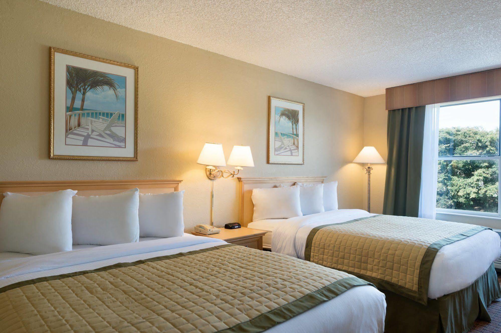 Baymont By Wyndham Fort Myers Airport Exterior foto